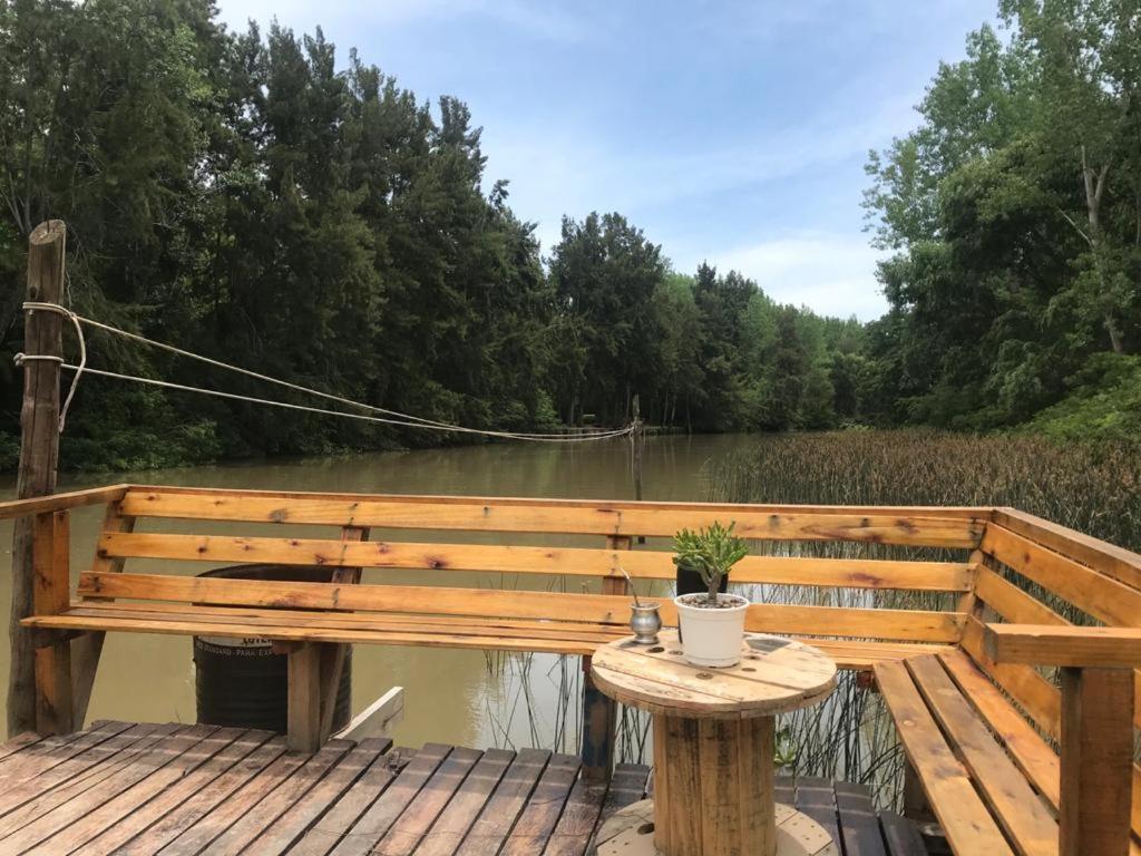 Viva la Pepa Cabañas al Río. Tigre Exterior foto